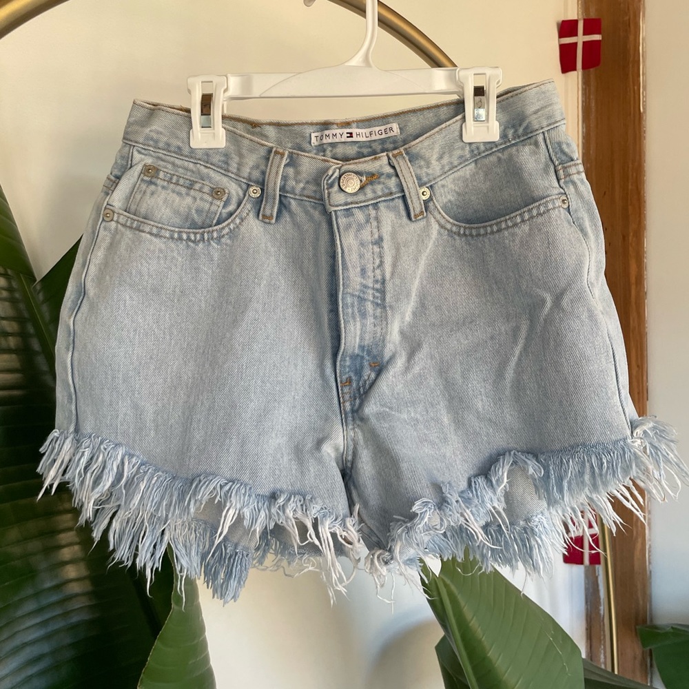 Vintage Tommy Hilfiger light-wash frayed shorts